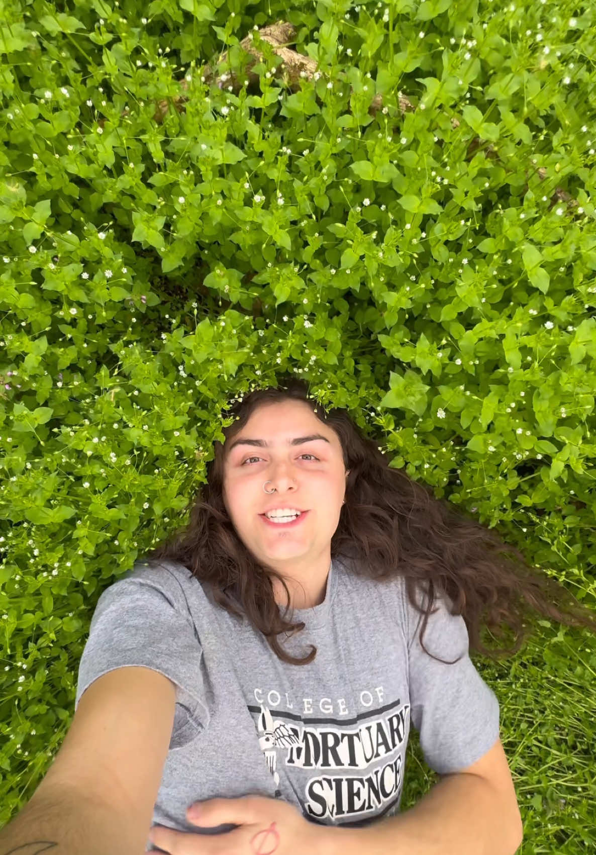 dirt is like the earths dandruff😻🐛✨🦄✨🍪🍪👵🏼 #nature #river #fairy #treasure #exploring #adventure #ohio #mermaid 