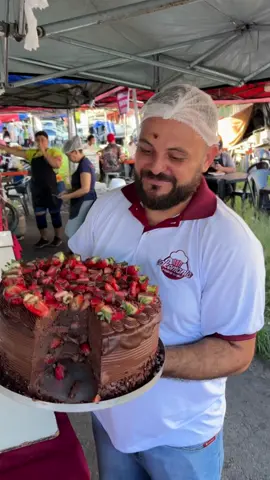Agora mostrar pra vocês que o @omelhorbolodegoiania também tem tamanhos normais para atender vocês.  Em todas as feiras a partir das 17h00 Terça-feira: Vila Maria Jardim Bela Vista Quarta-feira: Novo Horizonte Jardim Olímpico Quinta-feira: Feira Fac. Padrão Vila União Sexta-feira: Feira do Garavelo (2 pontos) Sábado: Jardim Bela Vista Moinho dos ventos publi #goiania #goianiaindica #torta #tortadefeira #tortadoce #bolodefeira 