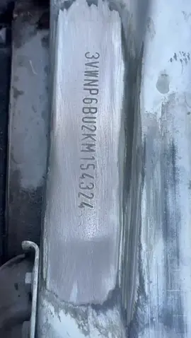 Aplicación de reactivo para la revelación de imágenes Jetta alterado en sus medios de identificación 