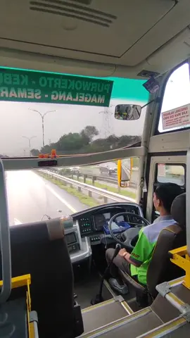 hujan ,#driverbus #efisiensitransport #drivermuda #tividibus #fyp 