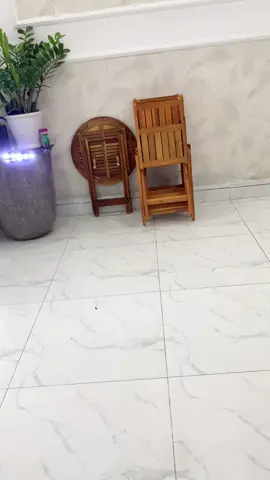 Bàn ghế gỗ cà phê xếp gọn