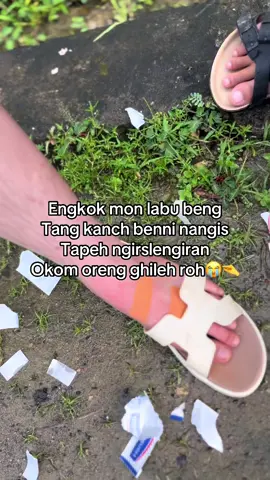 Tolong kaki saya sakit😭@Daa @🌼 #fyp #madurapride #lewatberanda 