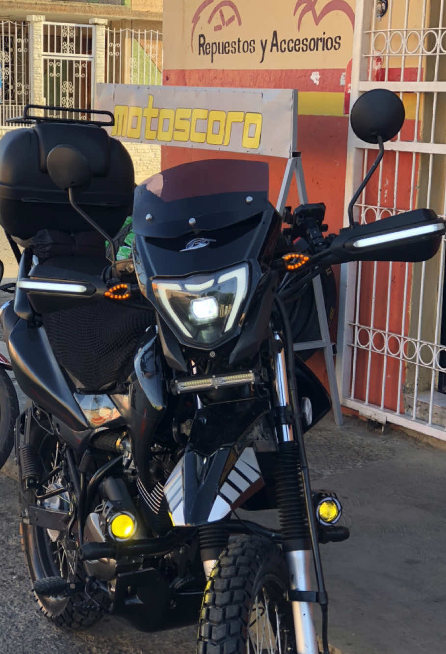 OTRO CLIENTE SATISFECHO CON SUS NUEVOS CAUCHOS🔥🏍️🌵💪🏻 . . . MOTOSCORO “LA NUEVA GENERACIÓN BIKER” #kavak #teamkavak #endurocross #modificacion #moto #black #negro #motos #led #review #spam #error #viral #tik_tok #viraltiktokvideo #tigrito #avatigrito175cc #berakavak2024 #2025 #tororex250cc #repuestos #accessories #fullcromo💯🔰😏 #venezuela🇻🇪 #falcon #coro 
