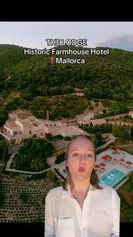 I had to edit the word “obsessed” out of this review like six times. Mallorca is killing it on the romantic, intimate, farmhouse boutique hotels… all the luxe details in the middle of nature. The perfect stop for a Mallorca honeymoon. #luxuryhotel #luxurytravel #boutiquehotel #mallorca #honeymoon #mallorcatravel #mallorcahotel #travel #greenscreen 
