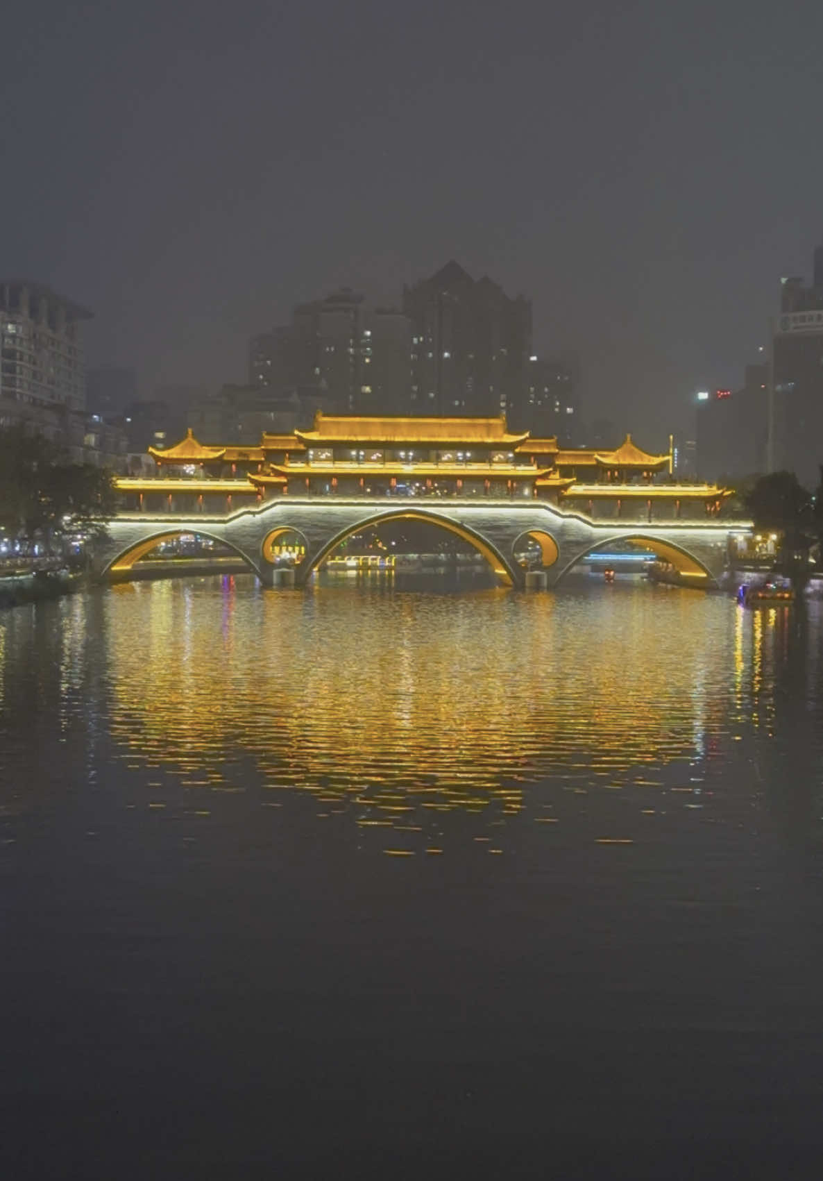 Anshun bridge at chengdu..soo beautiful😍😍😍#chengdu#sichuan#china#chinatrip#mustvisitplaces#nightvibes