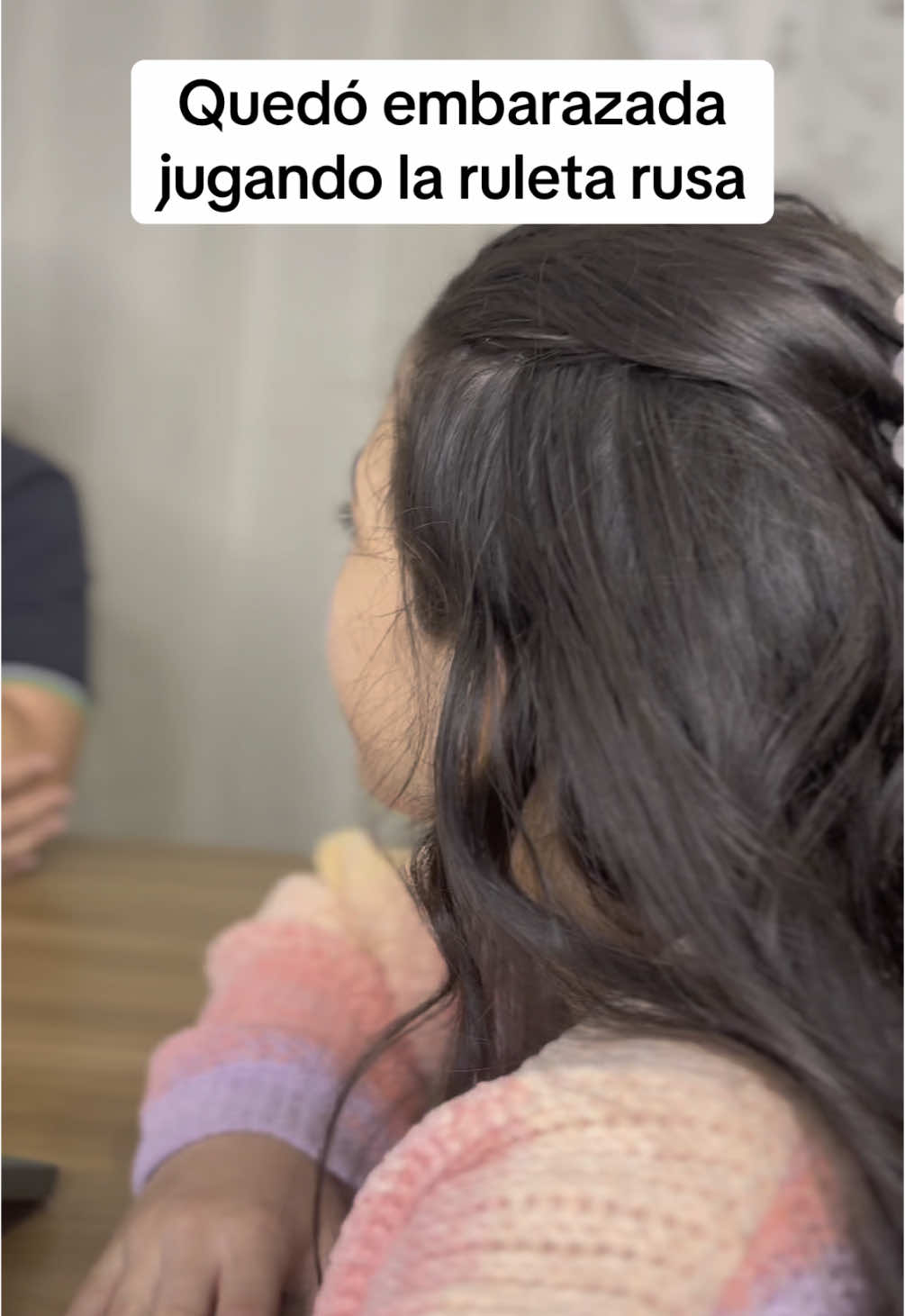 Quedó embarazada jugando la ruleta rusa.