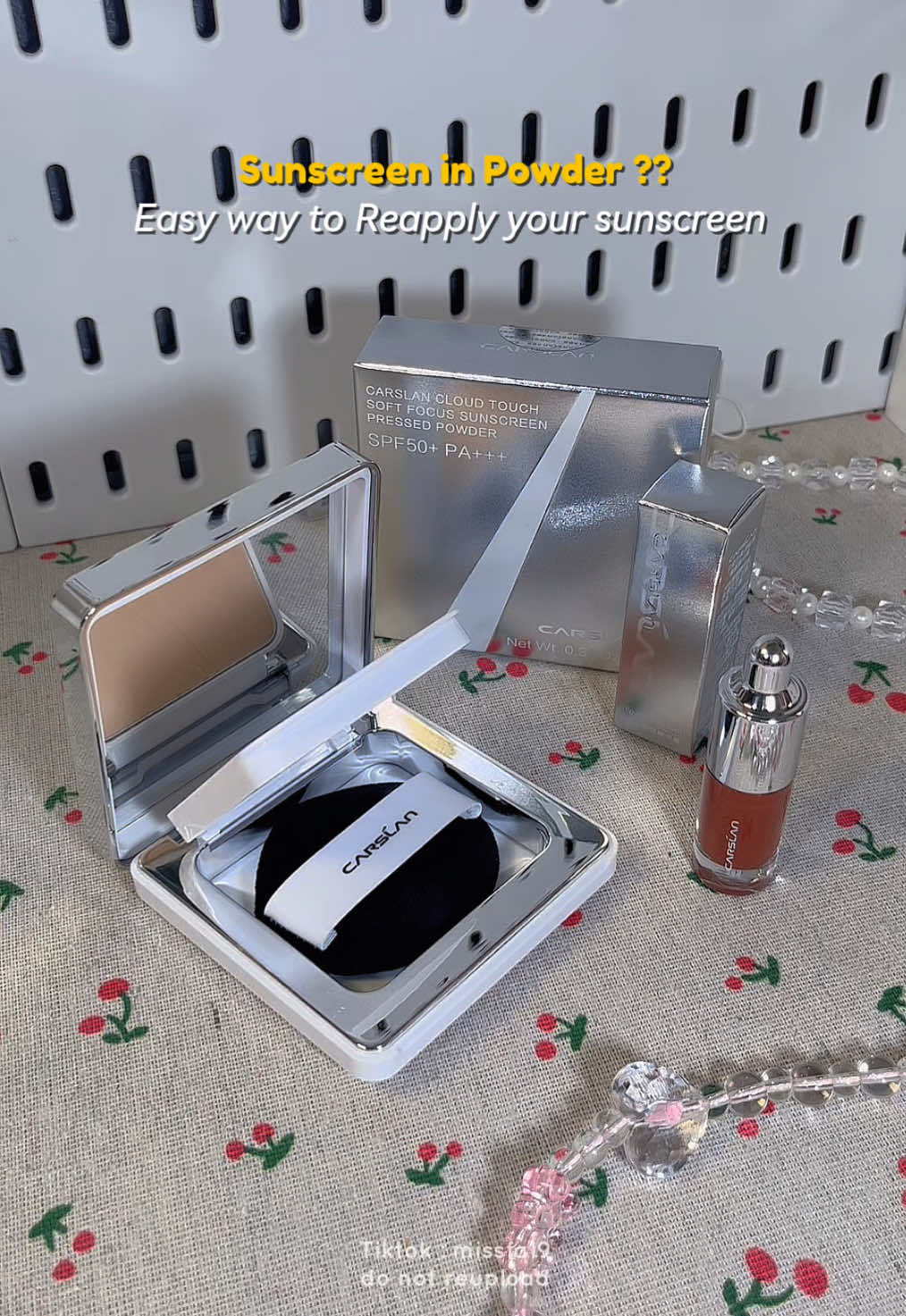 Okay lepasni nak reapply sunscreen, senang ada yg jenis powder macam ni 😍🤍💫  @Carslanmy #carslan #sunscreenpowder #fyp 