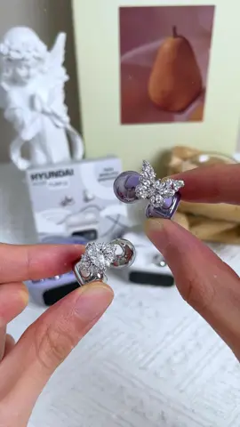 Es fantástico tener un auricular que pueda tomar fotos, deslizar para dar me gusta a los videos y recibir llamadas.#earbudswireless#ClipOnEarbuds#BudgetTech#headphones#affordablefinds#WirelessEarbuds#trending#bestlifefinds_#auricular#Kahlatalk#Kahlatech#kahlaDeals#TikTokShopDealsforyoudays#DealsForYouDays#DealsForYou#TreasureFinds#2024BackToSchool#spotlightfinds#spotlightfashion#fallstraw#fallstraw#TechObsessed#RushReady#FallDealsForYou#fyp#goodstuff#goodthi#halloween#halloween2024#blackfrida#blackfriday2024#tiktokshopblackfriday#tiktokshopvalentinesday2025#couplegifts2025#tiktokshopspringsale2025