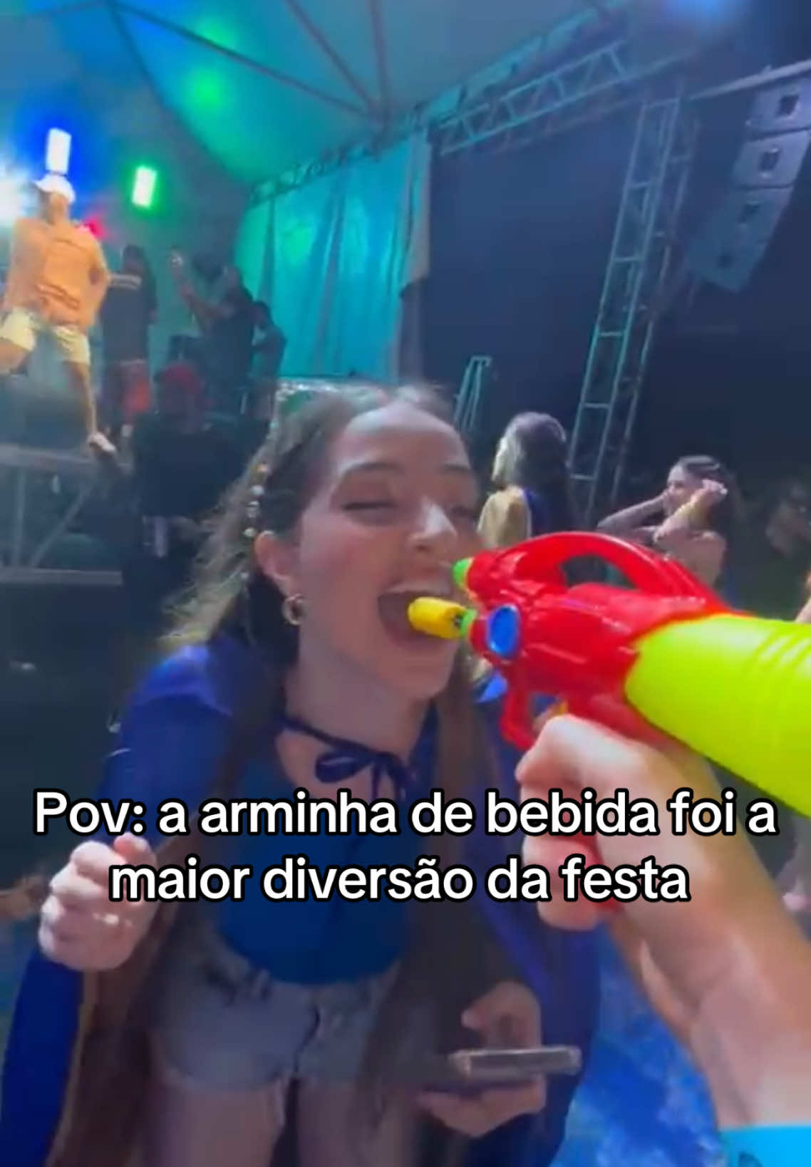 Juro quem teve a ideia de levar isso foi genio KKK #calourada 