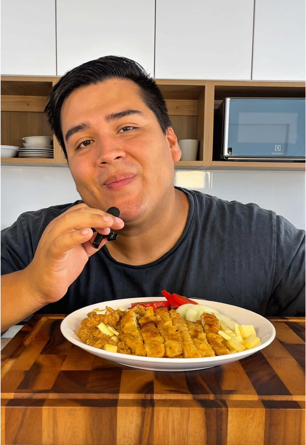 Hoy te dejo uno de mis guisos favoritos, una quinua guisada; sinceramente amo comer quinua y la incluyo en mis comidas frecuentemente 🫶🏼 #quinuaguisada #guisodequinua #quecocinohoy #antoniocoronel #fyp 