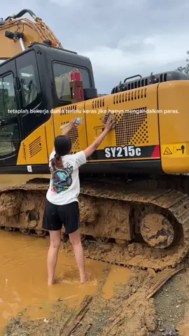 Butuh helper😂 #excavator 