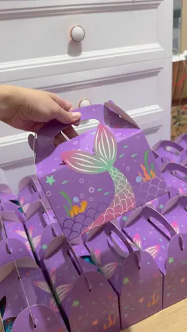preparing lootbox for Jia's 1st birthday party❣️