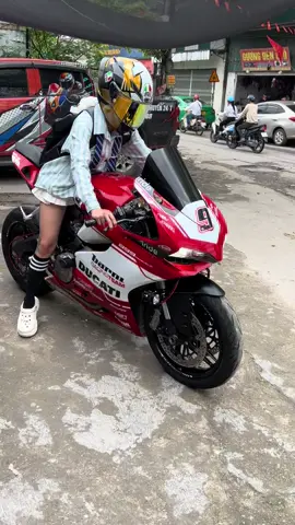 Bạn ý bảo..thích đi #Du mà hơi nóng héng 🤣 #oanhne 