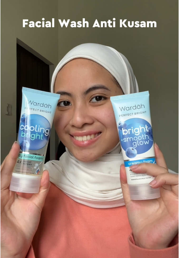 Facial wash yang bantu hilangin kusam di wajah dan bisa dipake di pagi dan malam ✨🌙 #WardahSkincare #WardahFaceWash 
