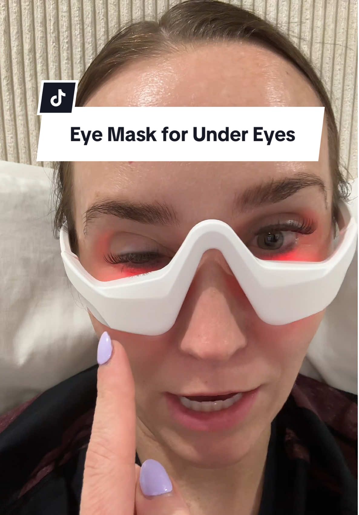 One of the coolest products I’ve gotten for my skincare #skincareroutine #darkcircles #undereyebags #undereyecircles #redlighttherapy #eyemask #skincare #tiktokmademebuyit #tiktokshopfinds #tiktokshopmothersday 