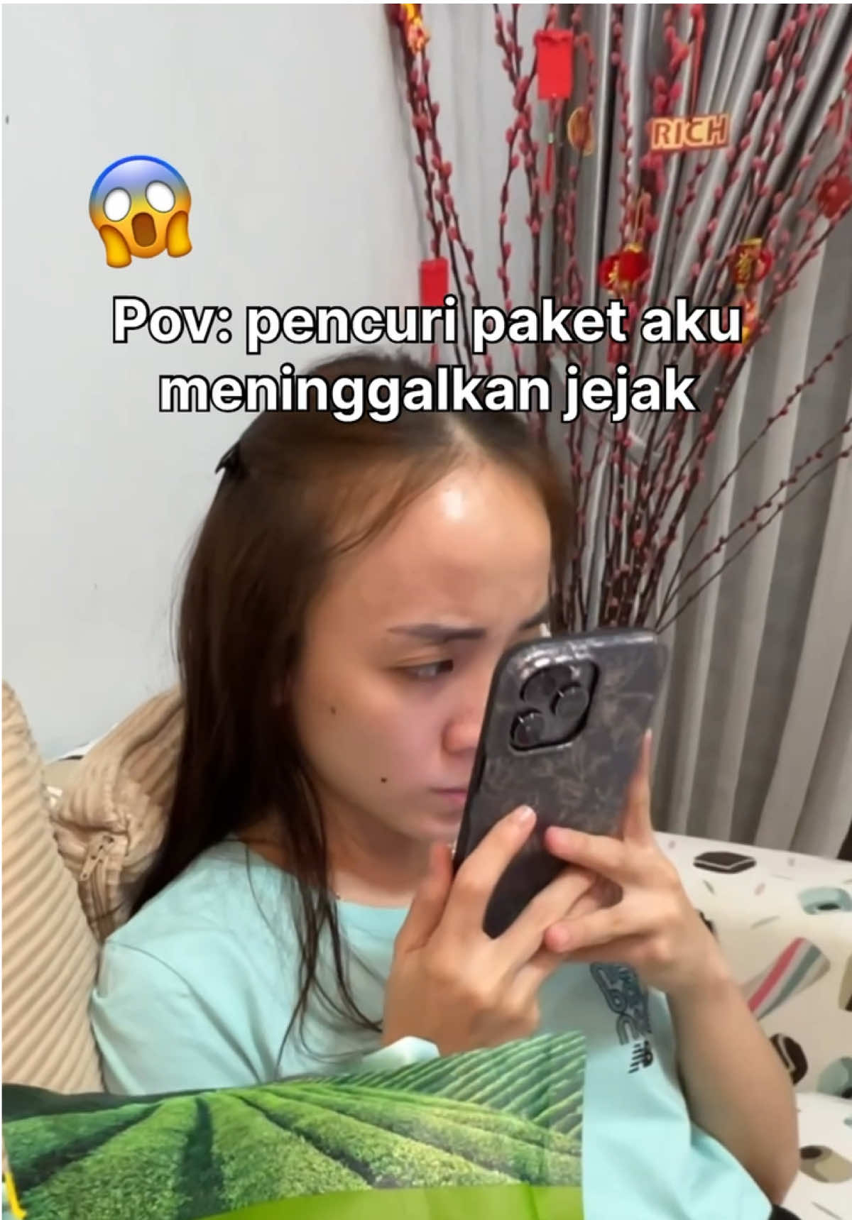 POV: PENCURI PAKET AKU MENINGGALKAN JEJAK! 😱👀 ADA YANG SAMA KAYAK AKU? PAKET TIBA TIBA UDAH ADA YANG NGAMBIL #oneprankaday #samasamaketawa #GainYum #GanYuan #KamYuens #GanYuanIndonesia #CemilanKacangSehat @Gain Yum Official 