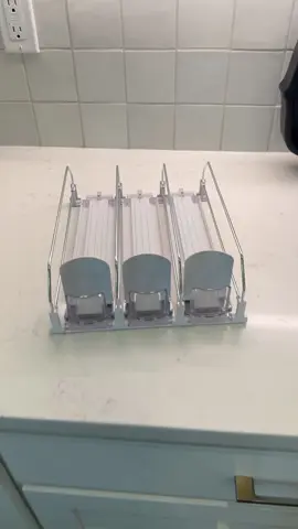 This self-organizing drink pusher is a fridge game changer—keeps cans neat, pushes them forward automatically, and makes grabbing a drink way easier! #fridgeorganization #drinkdispenser #kitchenhack #organizationgoals #tiktokshopmothersday #fridgegoals #homeessentials #tiktokmademebuyit #drinkorganizer #TikTokShop 