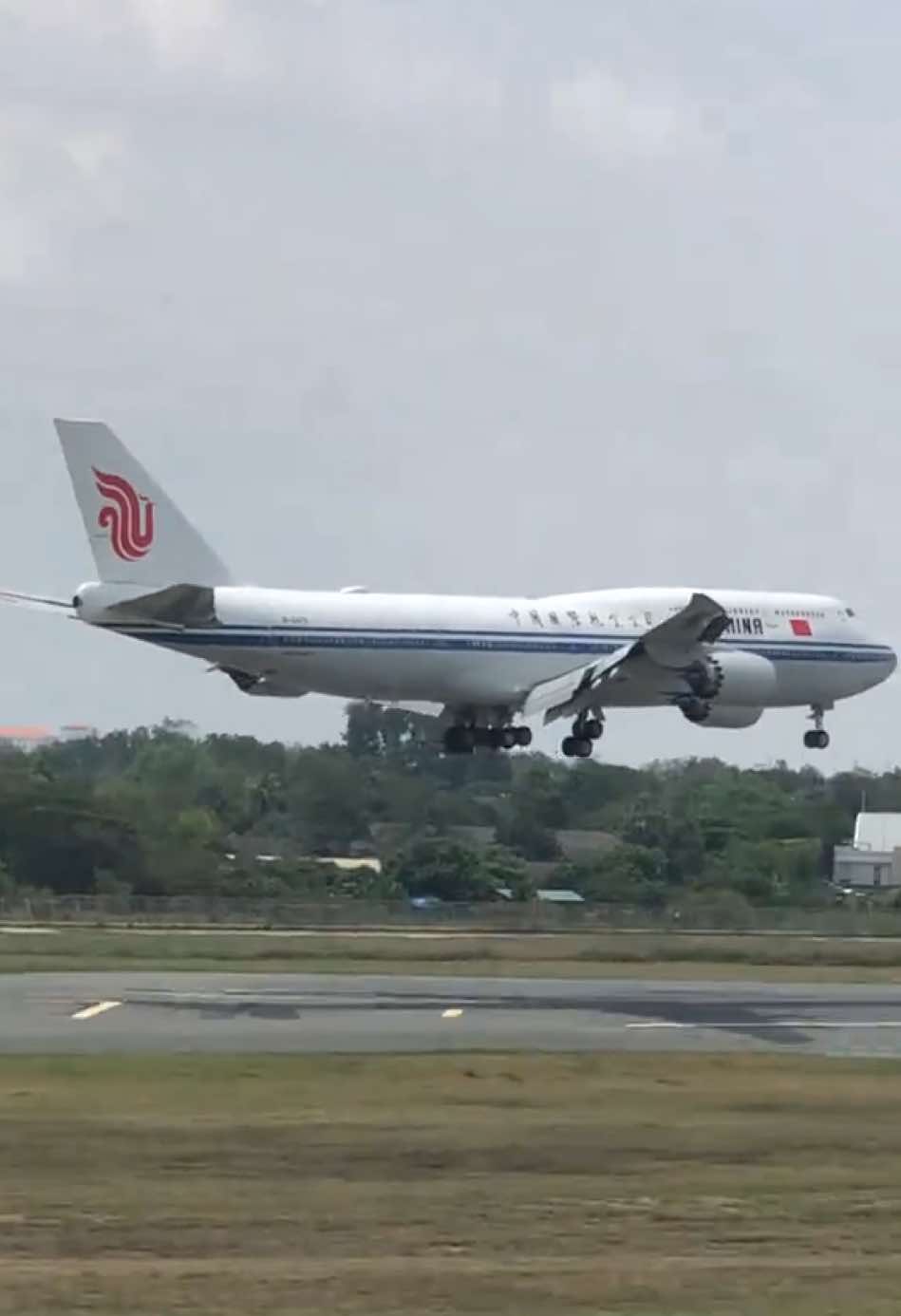 Air China 🇨🇳 B747-8 B-2479  #airchina #b747 #b747800 #xijingping #plane #planespotting #aviation #aviationlovers #avgeek #phnompenhcity #phnompenhinternationalairport #fyp #fypシ゚ #foryou #foryoupage #khmertiktok #xyzabc  