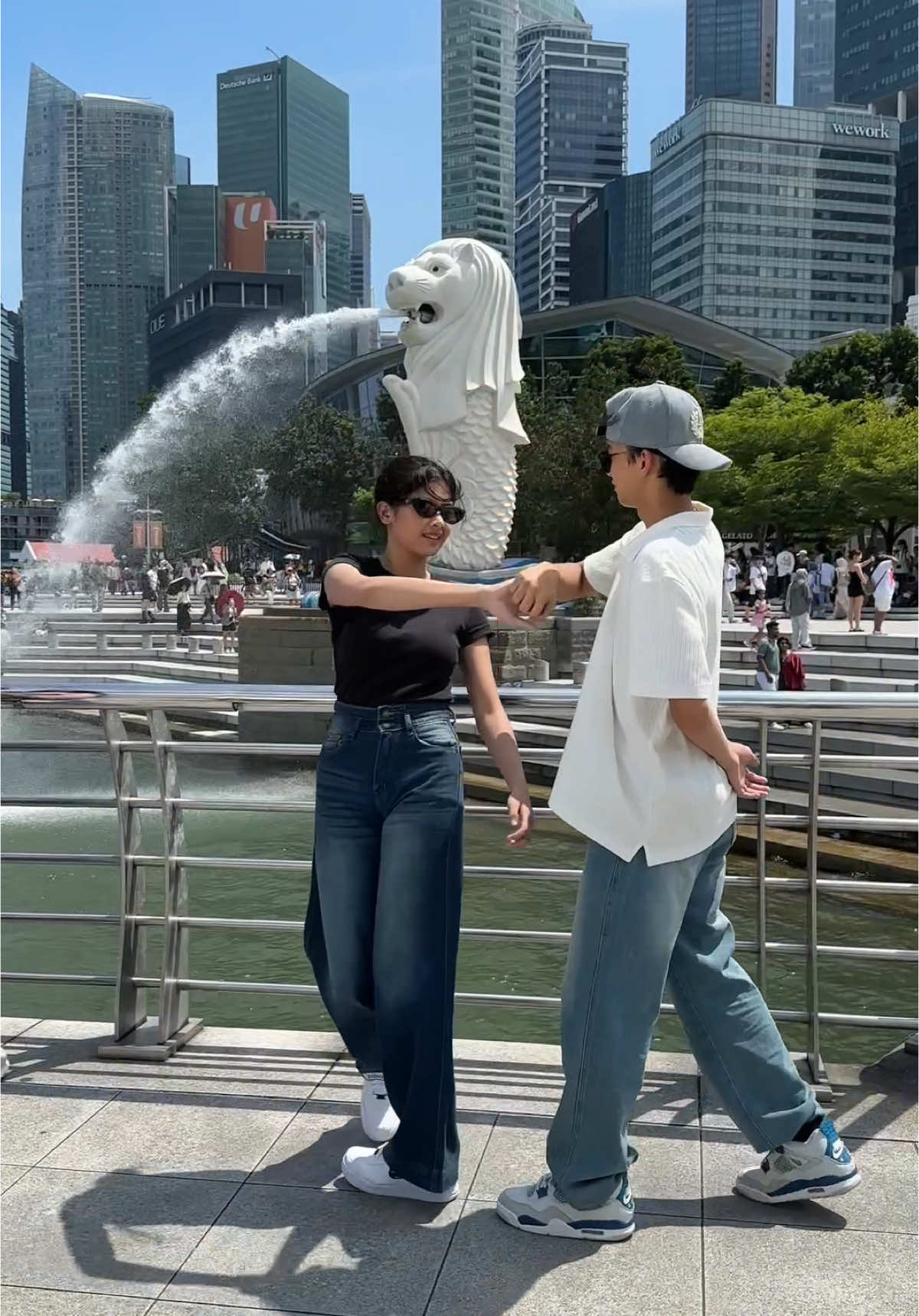 BTS foto mangap😂 #TiktokShopOOTD #JinisoEntertainment    #Jiniso #jeansviral #jinisojeans #bestsellers #jeanshighwaistmurah #racuntiktokshopmurah #jeanswanita #fyp 