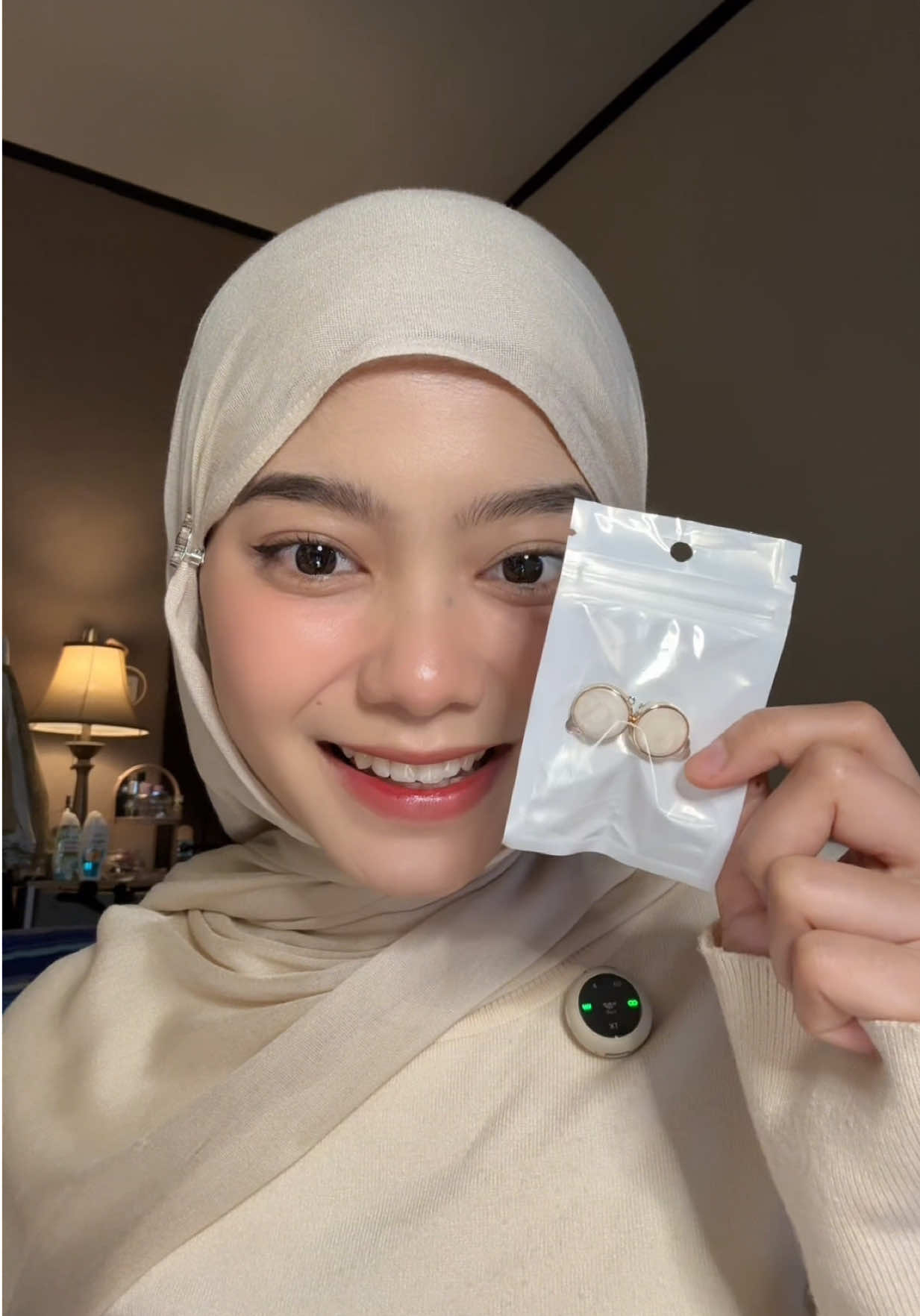 Cantik banget anting klipnya 💛 #antinghijab #antingklip #antingjepit 