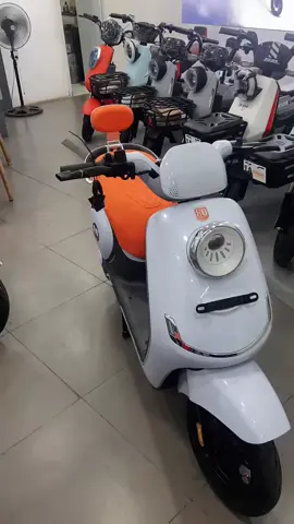 uwinfly motor listrik t80 keceee amatt😎😎😎