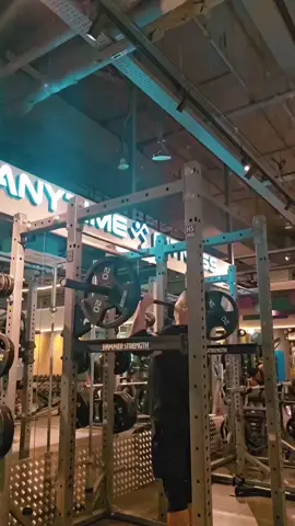 Shoulder/back/Bicep Days Usually training only one major and minor, but due to work, have to squeeze in to clock each muscle group twice a week. Can't do 30kg military press now but will push harder to clock in. Let's go! #strengthtraining #shoulderworkout #backworkout #anytimefitness #tiongbahruplaza #staymotivated 
