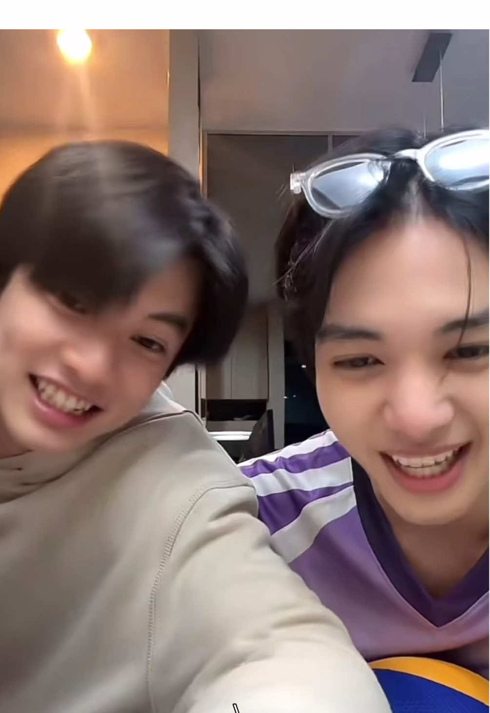 Chokun : I love Aston. 🤭 #chokunz_jkz #aston_lv #chokunaston #sleepover 