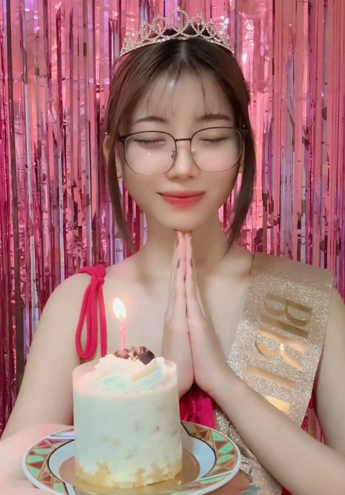 Aries born in April 🎂#tiktokforyoupage #tiktokmyanmar #fyp #foryoupage #fyp #happybirthday 