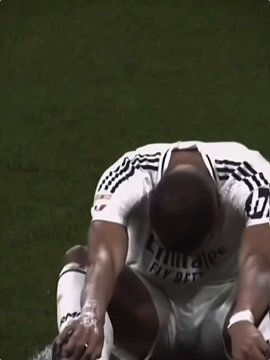 Sorry my Team 😭🤍 | Hala Madrid #football #realmadridfc #mbappe #viral #kylianmbappé #arsenal #rodrygo #vinicius #goal #viral #skills #foryou #ucl #championsleague #bellingham #judebellingham #foryoupage 