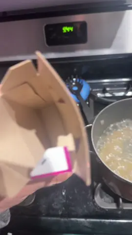 Mac and no cheese💔