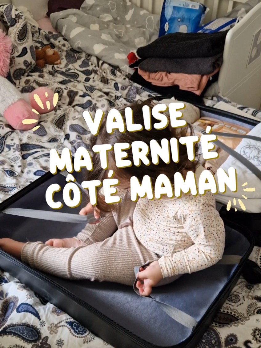 vous aviez mis quoi en plus vous ?  en regardant la vidéo encore une fois je viens de voir que j'ai oublié aussi les soutiens gorge d'allaitement 😅 #maternité #mom #momtok #mumsoftiktok 