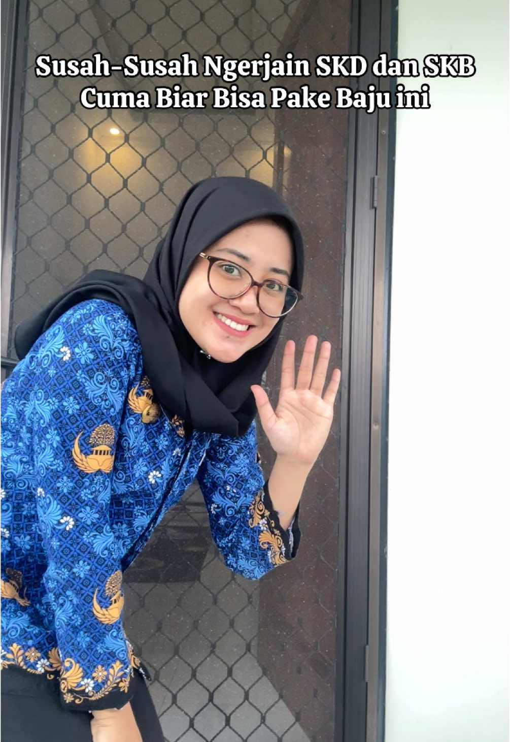 Baju KORPRI Kancing Tutup bisa dicek di Vtku yg ini ya gais 👉🏻@RIA 🍓  Maaf bgt kemarin sempat salah nautkan keranjang kuning karena aku punya 2 baju korpri 🙏🙏 kalau yg di keranjang ini kancingnya kelihatan yaa. Jadi gaada tutupnya, tapi sama sama bagus kokk 👌🏻👌🏻 #asnlife #pnsmuda #fypageシ 