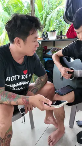 đàn guitar giá sinh viên âm thanh hay
