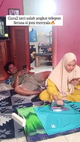 langsung rapi ga tu si joni ke setrika😁🤣🤣#komedi#lucu#ngakak #komedisuamiistri #komeditiktok #fyp #mey_fik 