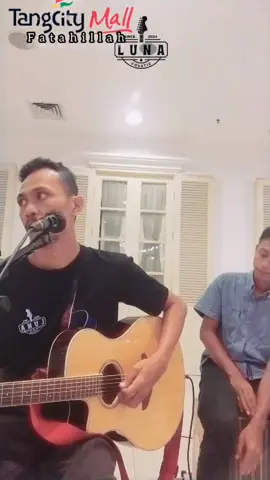 siang seberang istana  sehat selalu untuk kita semua #cover #iwanfals #akustik  #fyp  #tangcitymall 