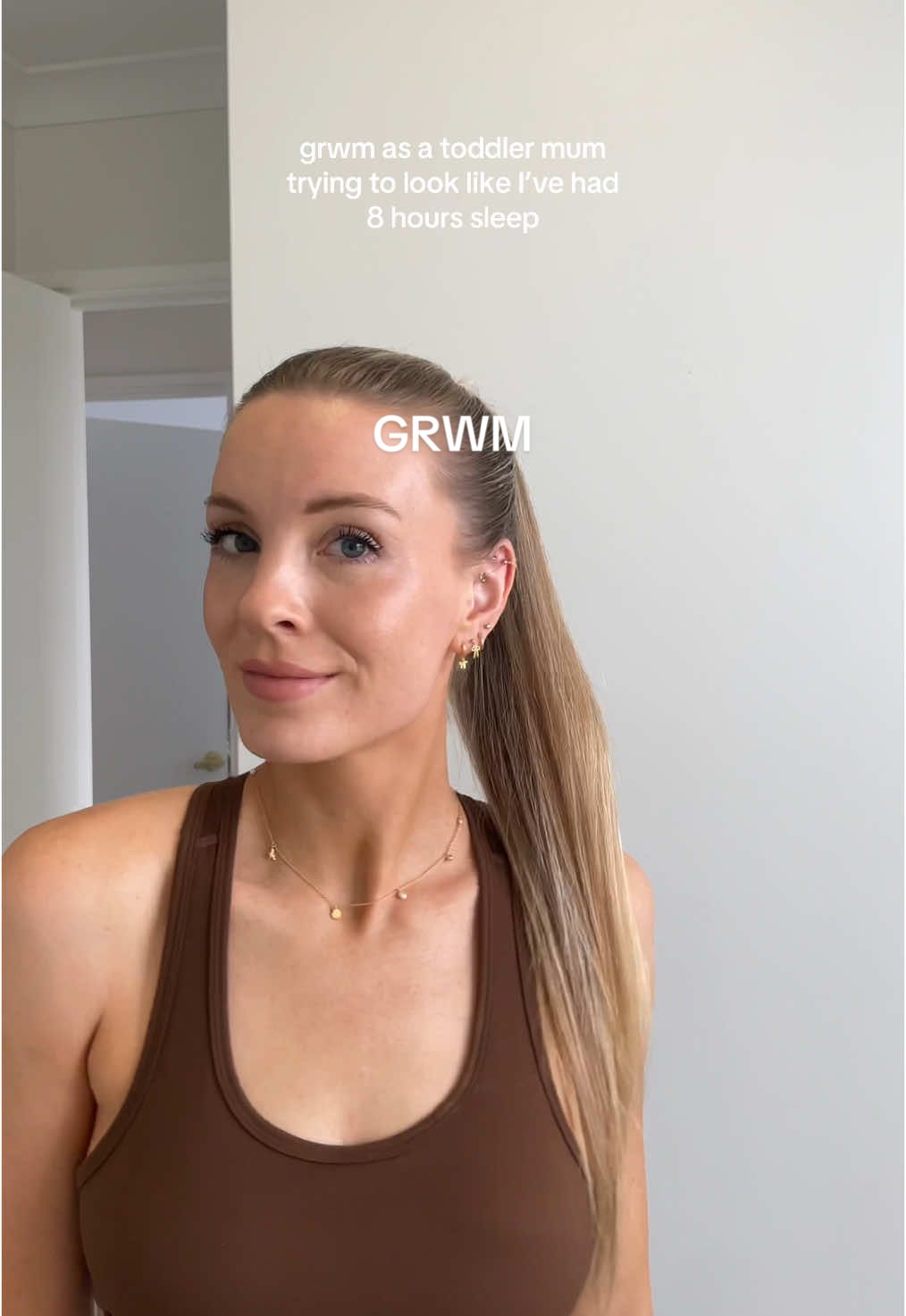 Doing any routine that’ll make me look half awake at this stage. Being a toddler mum is not for the weak 😭 a quick routine I’ve been doing on my casual days when we leave the house. It has all my favourite things, spf, some coverage, mascara and a bit of blush to look alive #grwmroutine #easymakeup #everydaymakeup #toddlermum #toddlermom #guasharoutine 