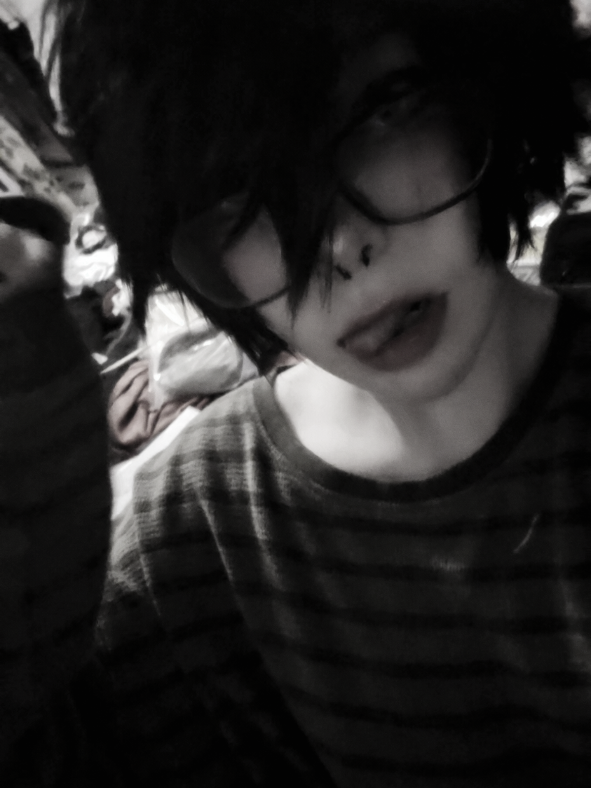 I am working on cleaning my room very slowly  #emohair #emoboy #femboy #bedrotting #hikikomori #yume #yumeship #vkei #jirai #aesthetic #scene #followme 