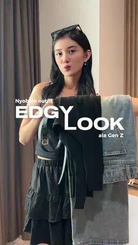 Kalian lebih suka look edgy begini atau feminim??🤓 #outfitideas #edgyfashion #styleinspo 