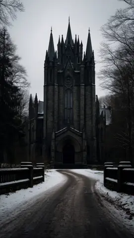 DARK Castle #darkarchitecture #darkcastle #dark #castle #abandoned #explore #travel 