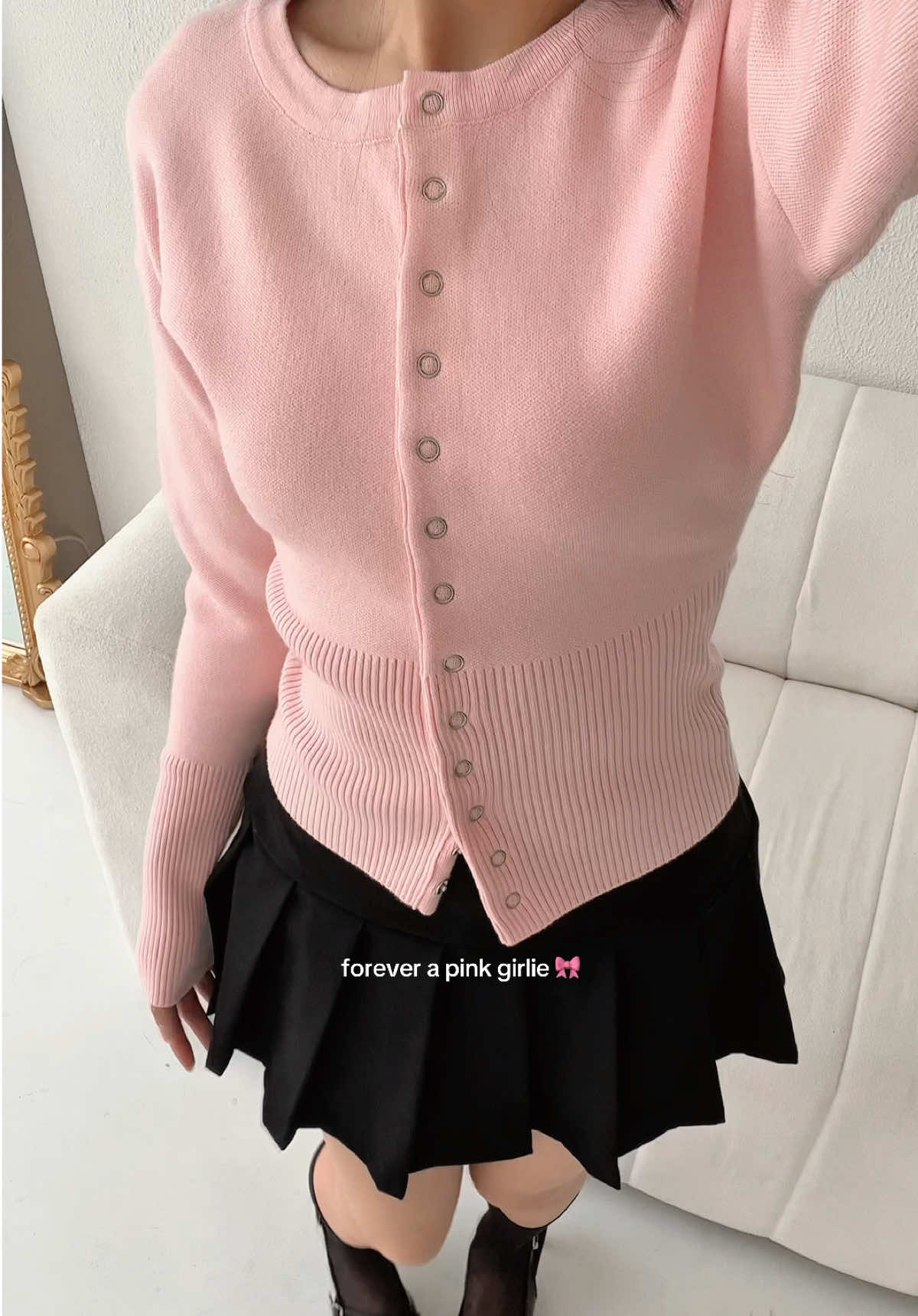 Spotted Maison Knit Cardigan in soft pink color 🎀🌸💘 #promoguncang55 #newarrivals #belilokal #fashiontiktok #wibgajian #wibgajiansale 