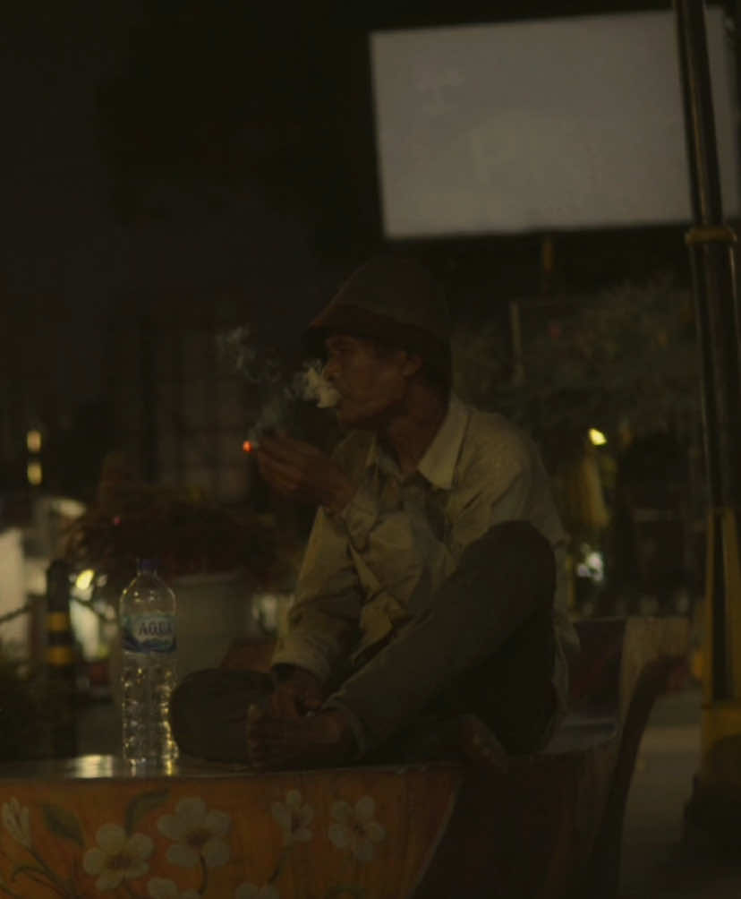 Saat semua tak jelas arahnya. #hindia #ramaisepibersama #shortfilm #cinematography 