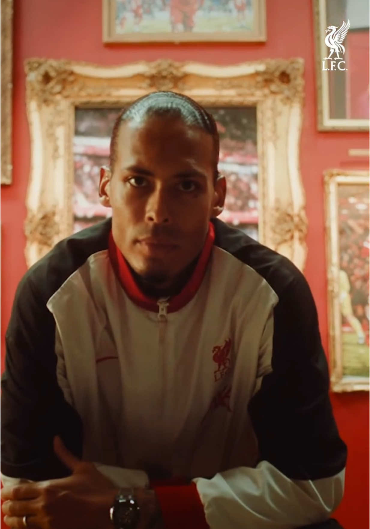 “It was always Liverpool” 🇳🇱❤️ (🎥 @Liverpool FC) #vandijk #virgilvandijk #lfc #liverpool #contract #liverpoolfc #football #soccertiktok 