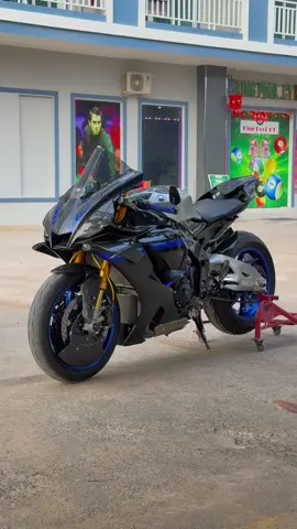 R1M ❤️️💙 #CapCut  #foryoupage  #fypシ  #tiktok  #bigbikecambodia  #R1M 