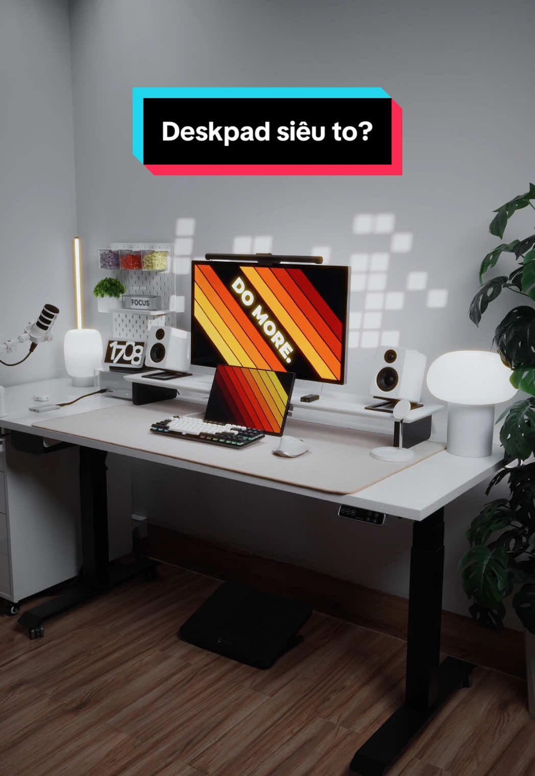 Lần đầu thấy tấm deskpad to cân được mọi góc thế này #desksetup #LearnOnTikTok #decor #nghiensetup #deskaccessories #deskpad 