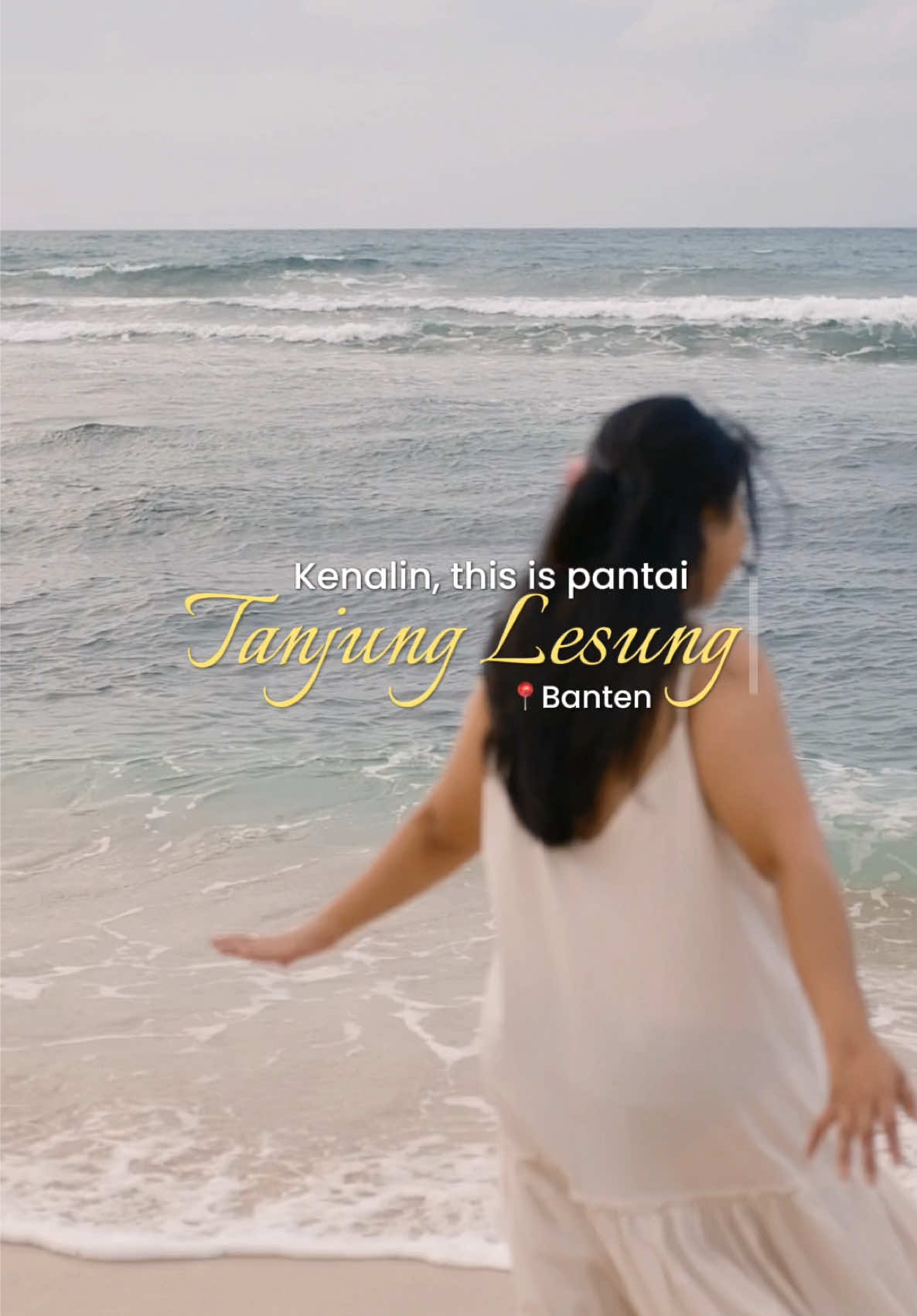 Kalo tau ada pantai yang sedeket ini dari Jakarta, kayaknya tiap weekend bakal main ke sini sih😭🤌🏻 Kalian ada yang pernah ke sini beluuumm? #pantaitanjunglesung #tanjunglesungresort #tanjunglesungbeach #pantaidekatjakarta #tempatwisatadekatjakarta #tempatwisatadekatjkt #wisatadekatjakarta #banten #pantaibanten #indonesia #pantaiindonesia 