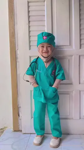 Jaman sekarang kalo mau ikut karnaval ngk perlu pusing2 lagi mikrirn kostum kan..! Salah stunya kostum best ini 🥰 udh kayak dokter beneran aja 😂 #masyaallahtabarakkallah #masukberandafyp #aflliatetiktok #rekomendasi #murah #OOTD #keren #kece #set #onesetanak #bajudokter #bajudokterkecil #bajukarnaval #dokter 
