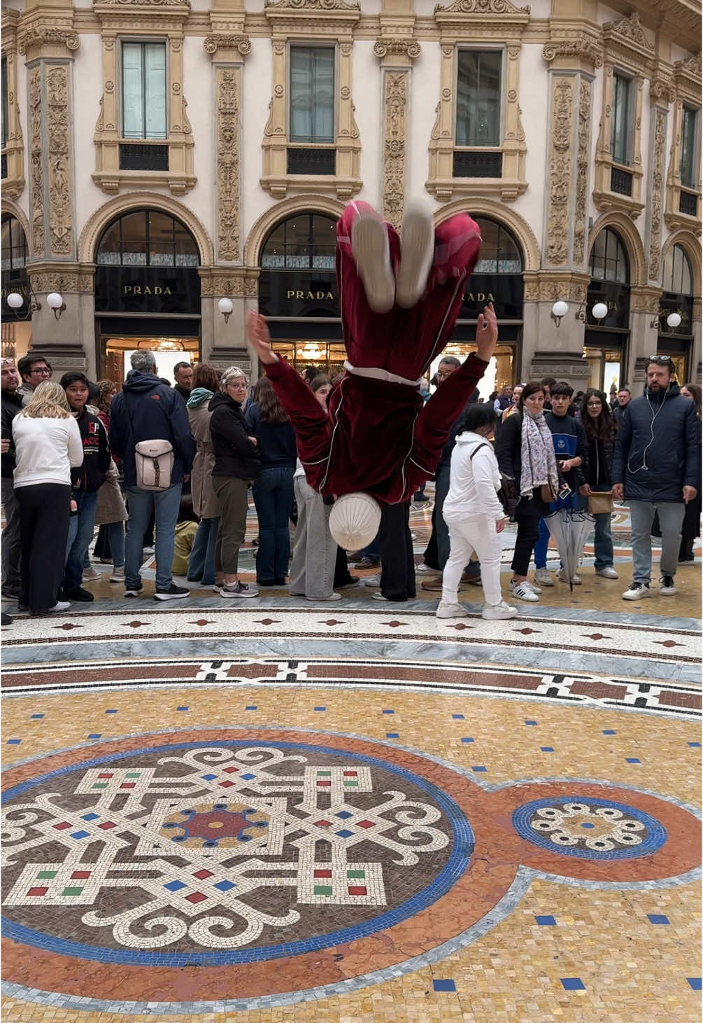 Milano street dance in public🇮🇹