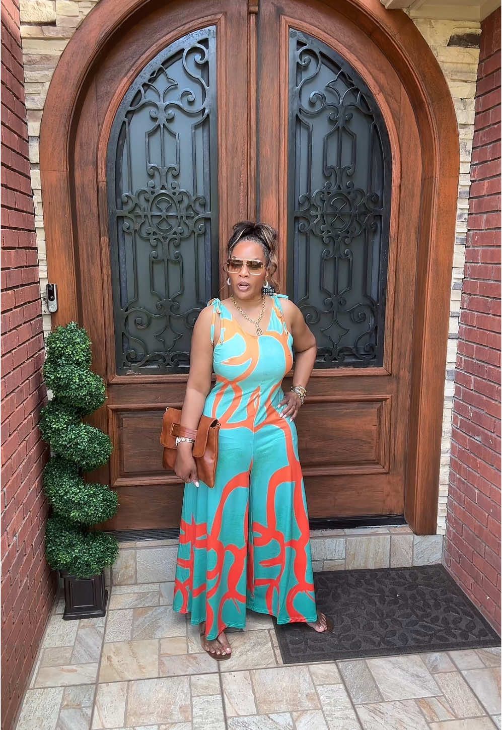 Elevate your closet with this amazing OOTD! #outfitinspo #fashionstyleinspo #OOTD #mothersdaytiktok #womensclothestiktokshop #springtok #jumper #springoutfits #creatorsearchinsights @ChicMe_official @ChicMe_US 