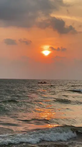Golden evening 🫶🏼☁️ | repost please | for admin #fyp #fypシ #foryoupage #fypviralシ #fyppppppppppppppppppppppp #foryou #onebillionaudition #onemillionaudition #virał #trending #beach #beachvibes #evening #eveningvibes #sea #sunset #cloud #clouds #sky #background #backgroundvideo #backgrounds #for_admin #for_admin❗ #ama_001 #ama_official #ama_background #foradmin #foradmin❗️ #mind #mindset #whatsappstatus #quotes #cinematic #cinematography #aesthetic #aestheticvideos @𝗙 𝗢 𝗫 𝗬   𝗣 𝗔 𝗚 𝗘   @රාධාවණී 🌸 @D E W x @𝙎𝙏𝘼𝙏𝙐𝙎 𝙑𝙄𝘿𝙀𝙊 🤍❗ 