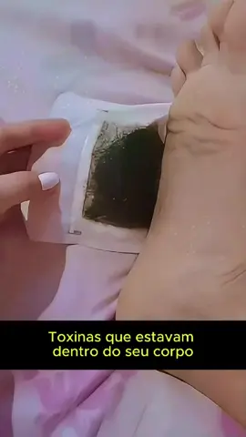 Desintoxicação Enquanto Você Dorme! Se você enfrenta indisposição, dores, inchaço ou retenção de líquidos, o Adesivo Detox Kinoki é a solução ideal para uma vida mais leve e energizada. Melhore Seu Sono: Desfrute de noites de sono profundo e reparador. Além de eliminar toxinas, o Adesivo Detox Kinoki melhora a qualidade do sono, garantindo que você acorde revigorado e pronto para enfrentar o dia. #kinoki #kinokidetox #kinokidetoxfootpads #kinokicleansingfootpads #detoxkinoki #dinoimports #detox #sono #pes